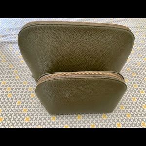 Cuyana Leather Travel Case Set in Olive